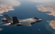 24小时内两架！美军F-35战机在阿曼湾上空，发送紧急代码请求降落