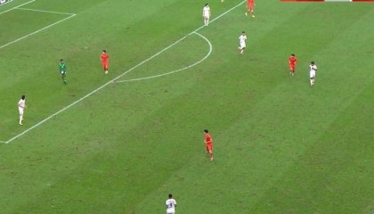 记者：西安草皮质量的糟糕，远比中国U22队员的险赢，更值得吐槽