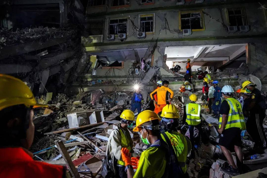 每周政经资讯丨港铁将于5月1日起试行乘客携带猫、狗同乘轻铁；中国新规强化执行“反外国制裁法”；李嘉诚出售港口交易暂缓