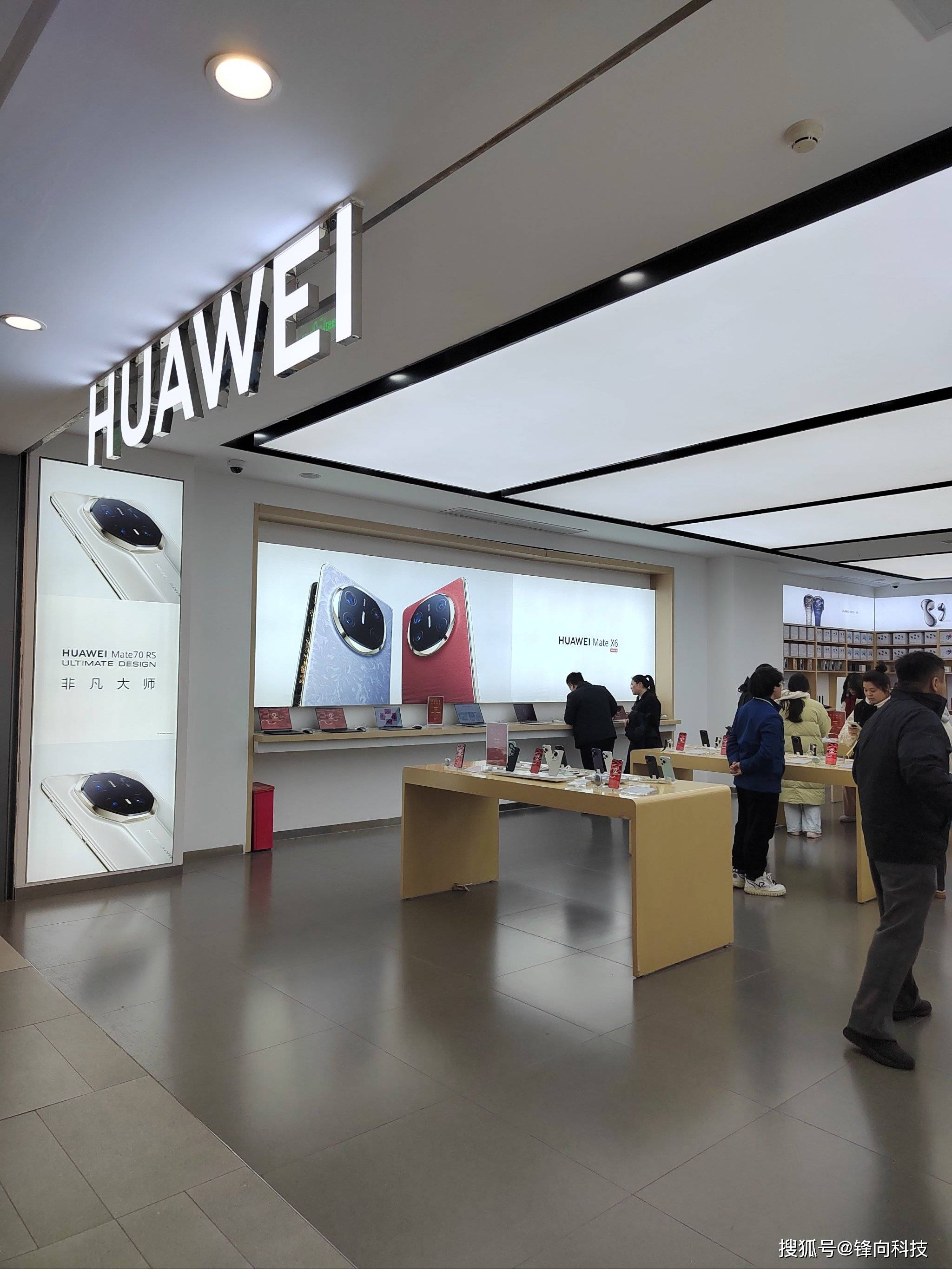 线下终端数量谁家强？OPPO、vivo无人比